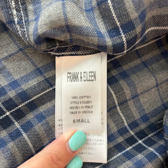Frank & Eileen Women’s Navy and Gray Plaid button down Shirt size small - Picture 4 of 4